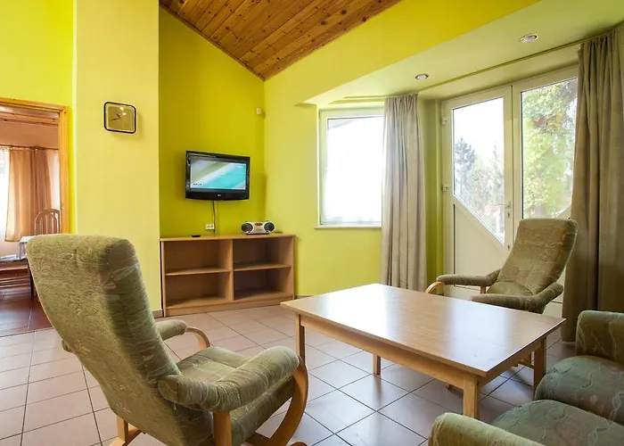 Relaks Pod Gora Zar פארק נופש מידז'יברודז'י ז'יוויקי