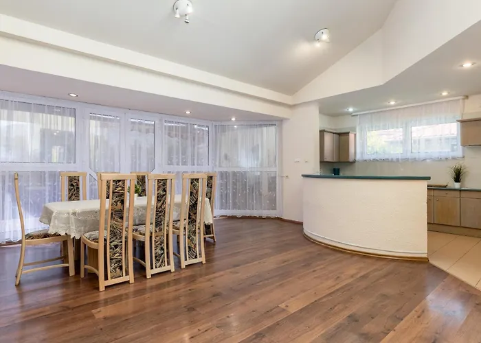 Relaks Pod Gora Zar פארק נופש