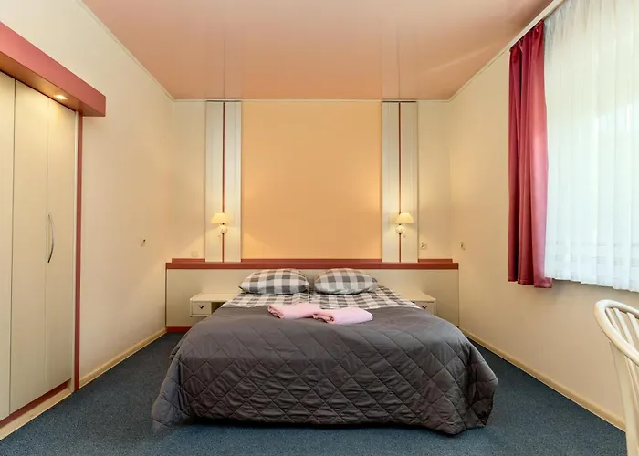 Relaks Pod Gora Zar פארק נופש מידז'יברודז'י ז'יוויקי